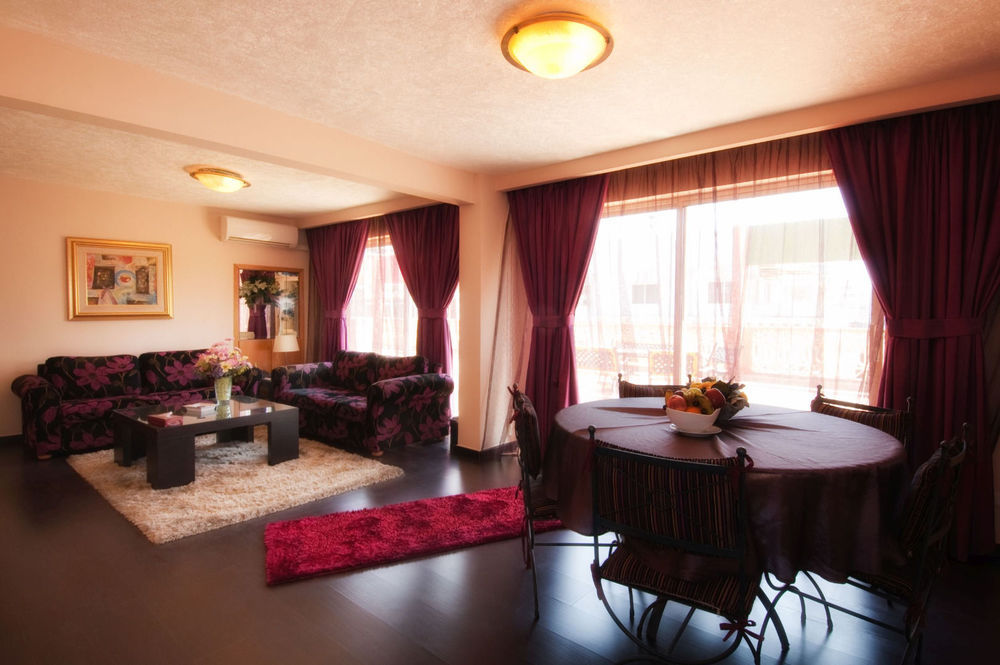 Rawche Universal Aparthotel Beirut