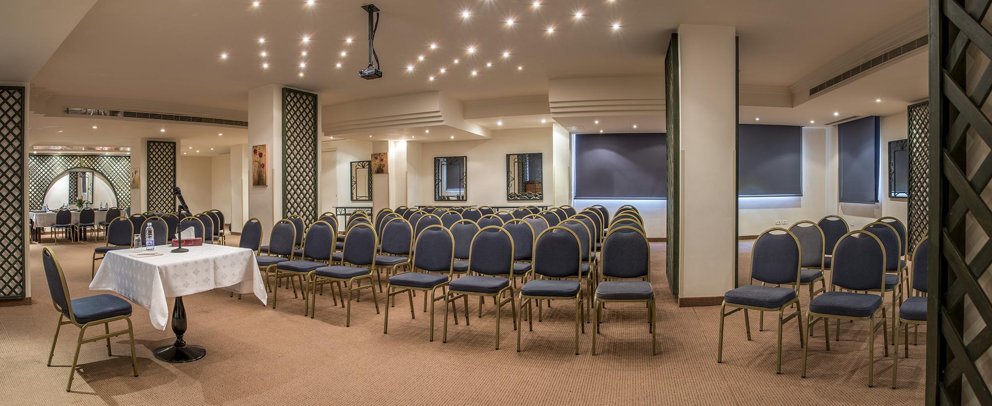 Rawche Universal Aparthotel