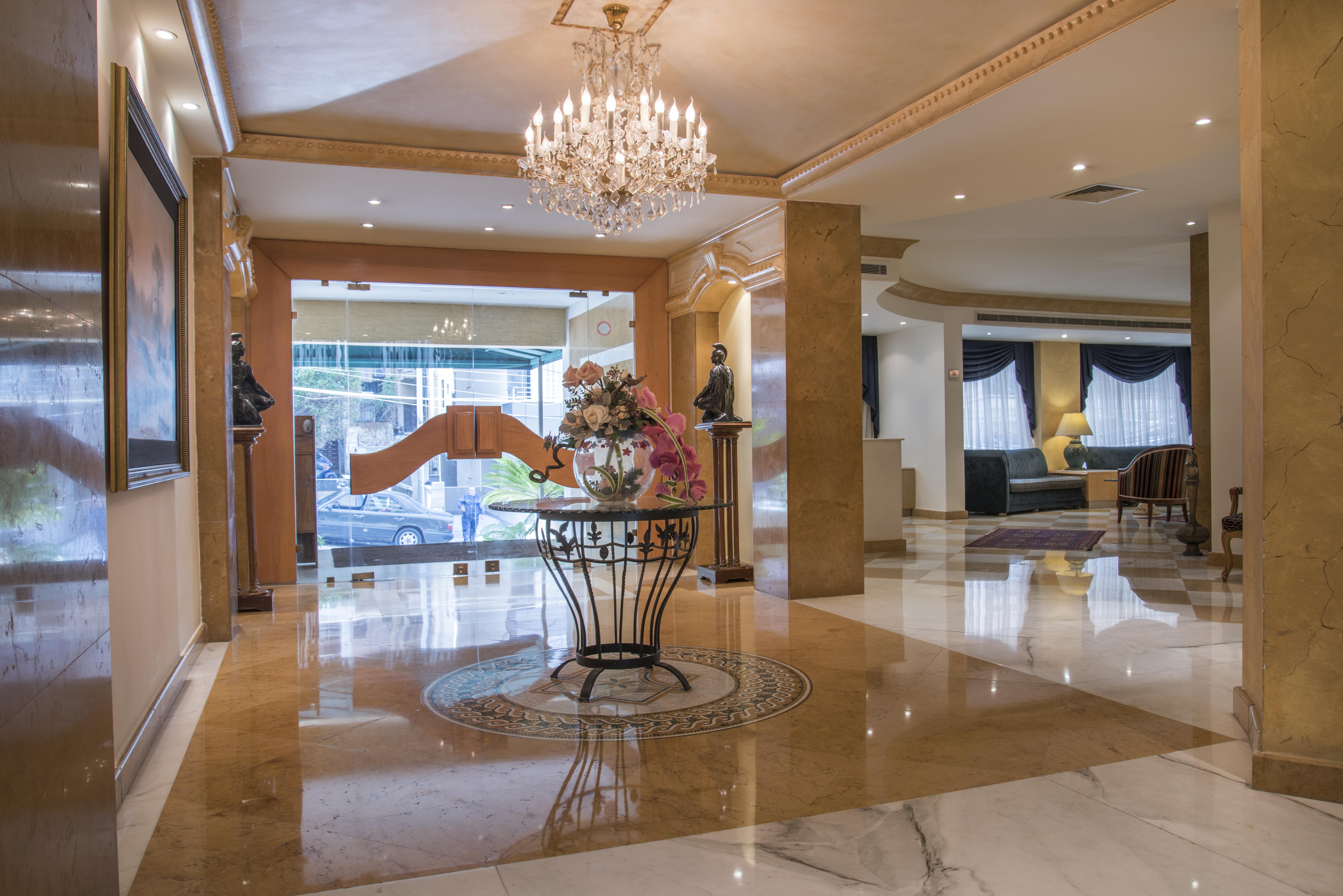 Rawche Universal Aparthotel 4*