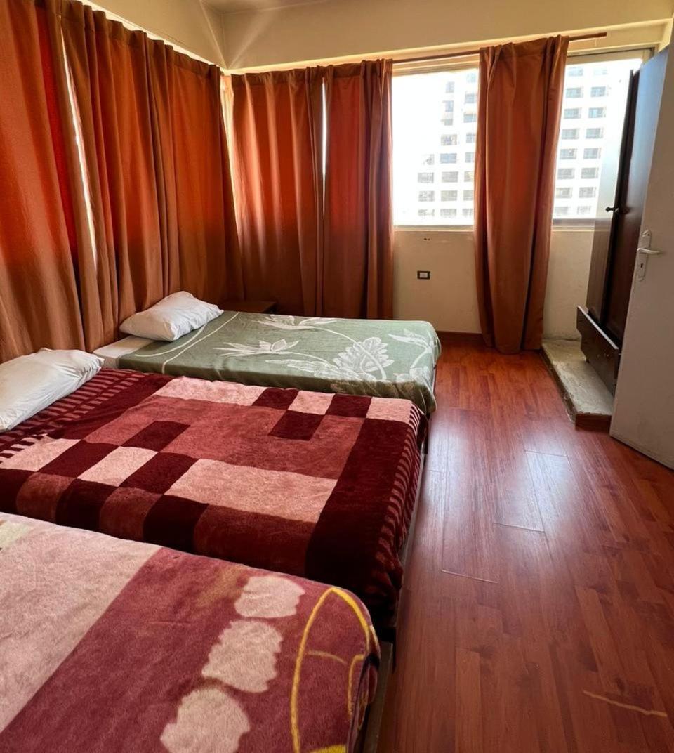 Rawche Universal Aparthotel 4*