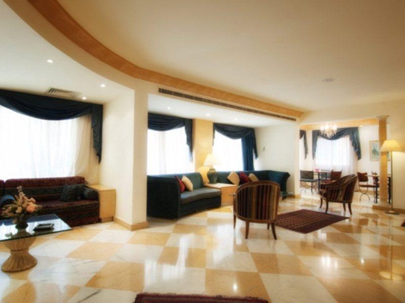 Rawche Universal Beirut