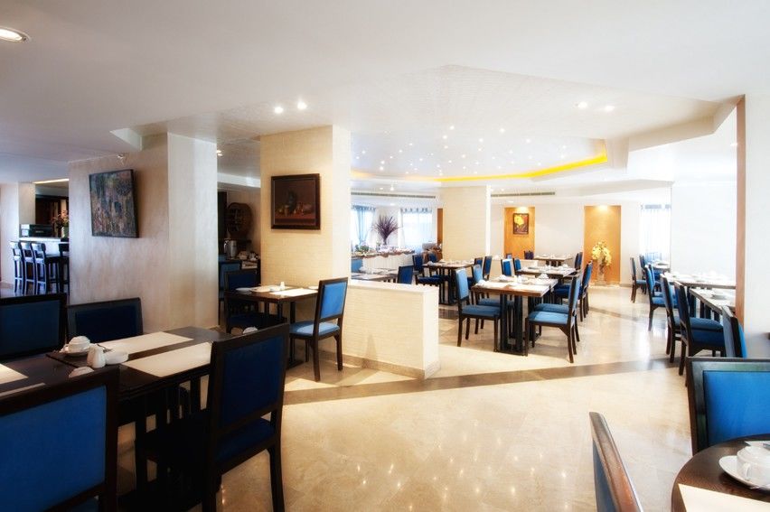 Rawche Universal Aparthotel 4*