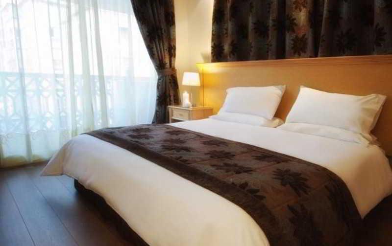 Rawche Universal 4*