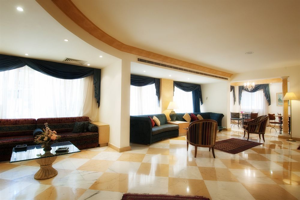Aparthotel Rawche Universal 4*