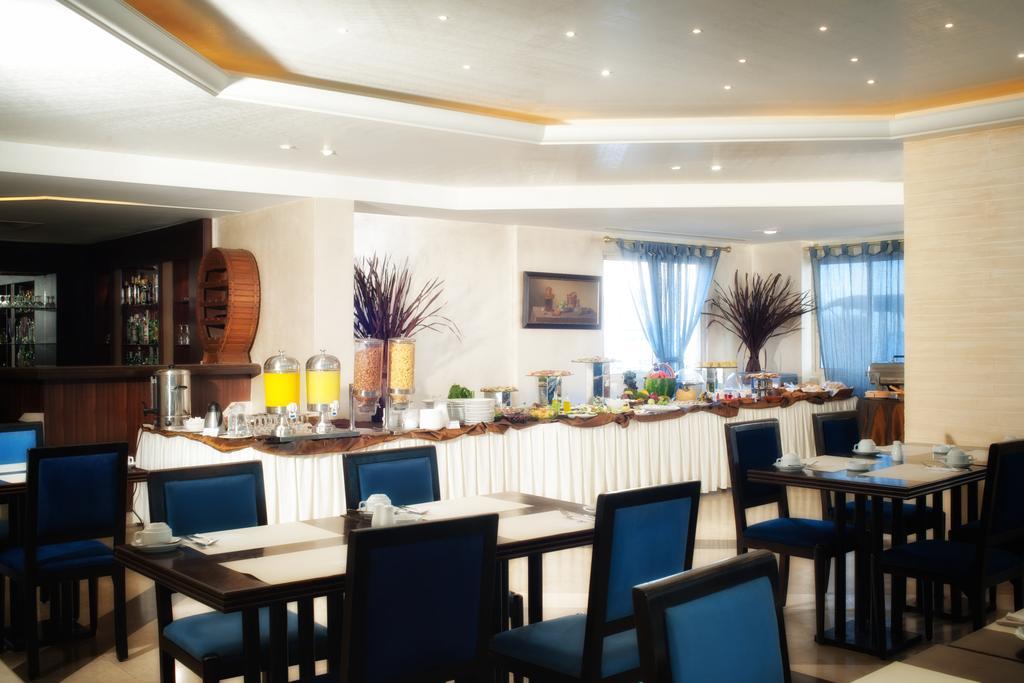 Rawche Universal 4* Beirut
