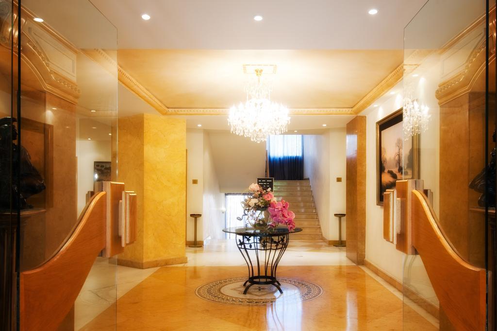 Rawche Universal 4* Beirut