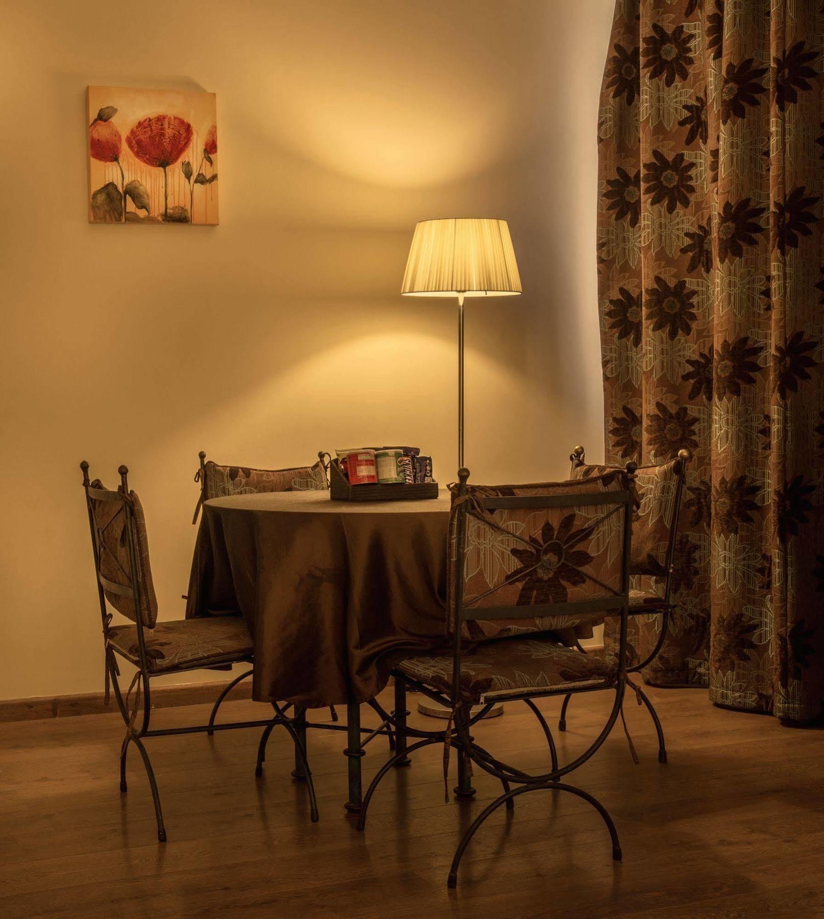 Rawche Universal Aparthotel Beirut
