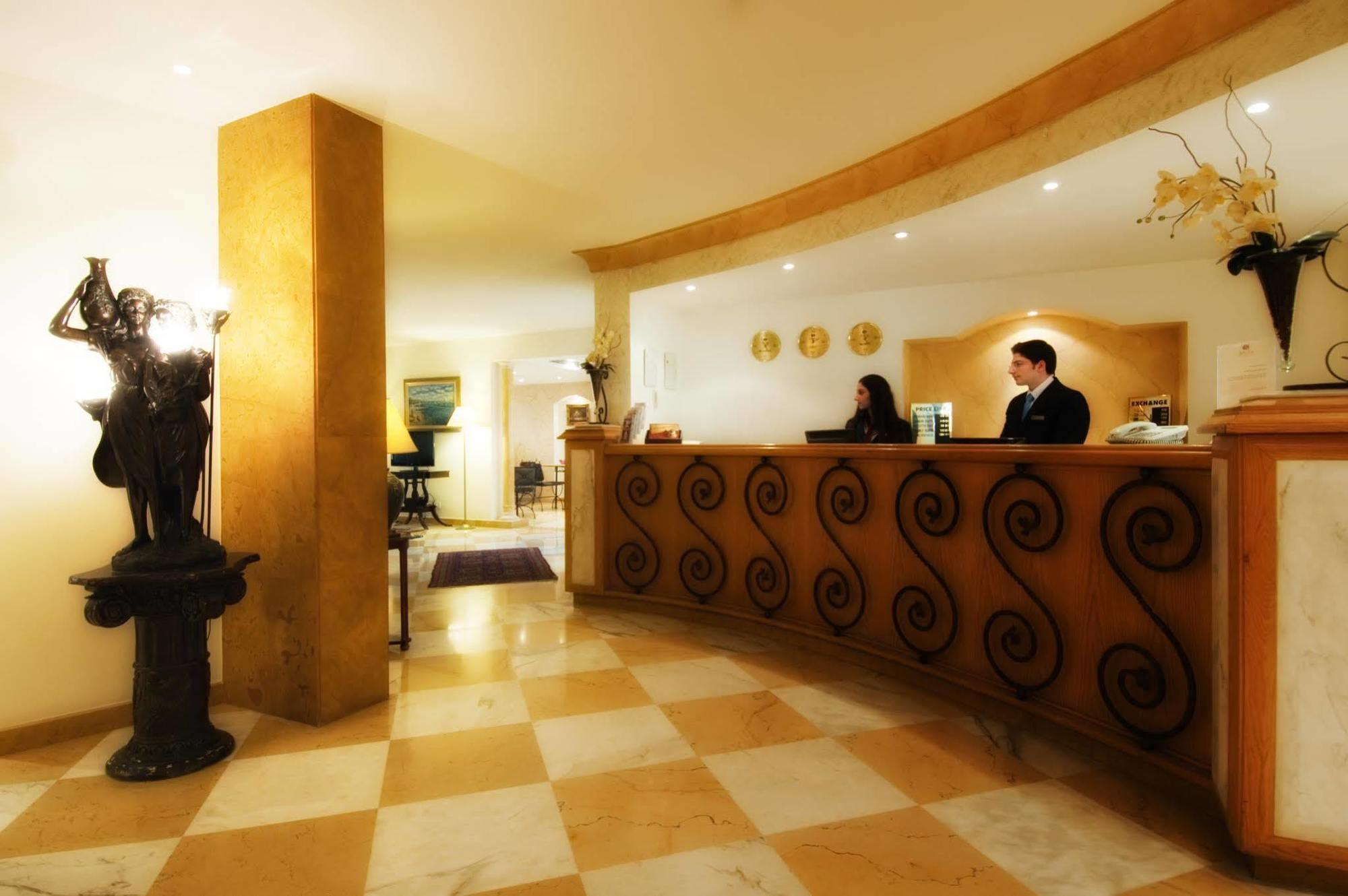 Aparthotel Rawche Universal